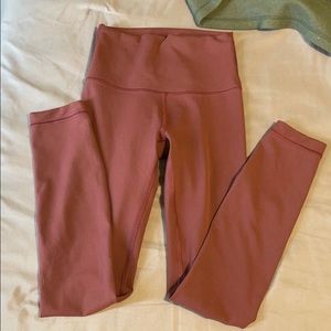 Lululemon size 2 Wunder under train